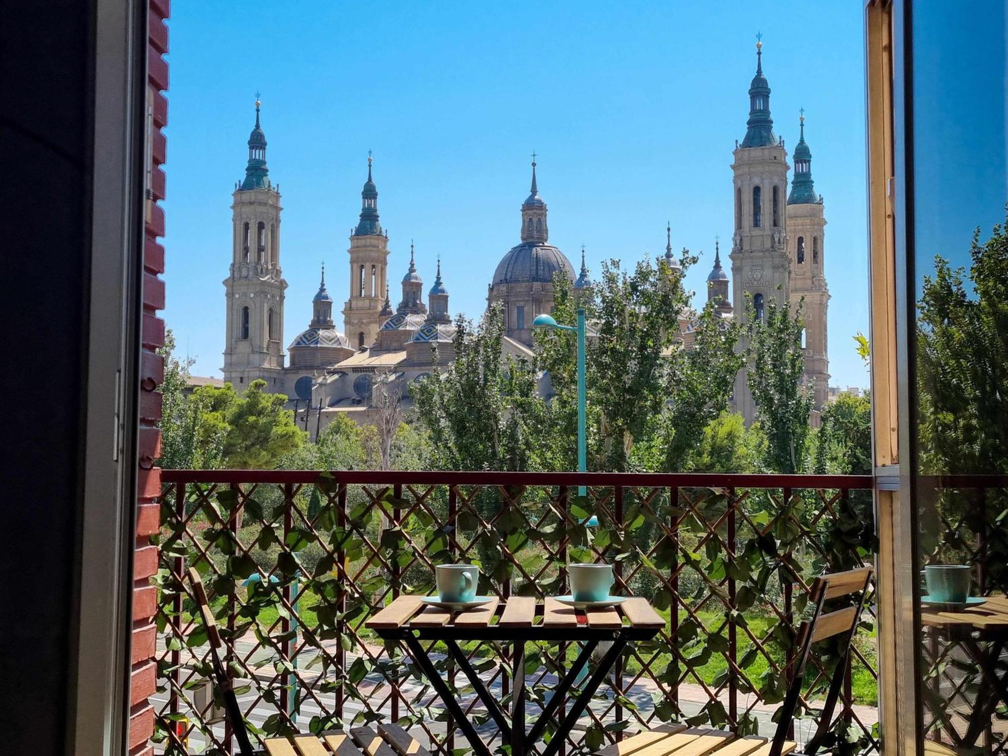 Front Views To El Pilar Comotucasa Zaragoza Eksteriør bilde