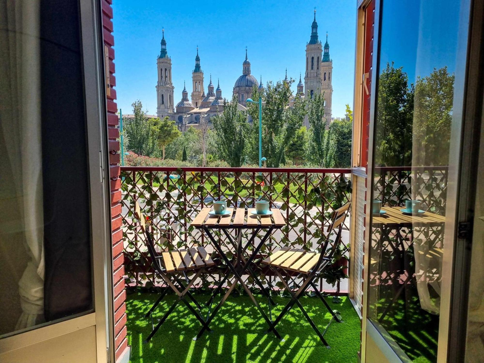 Front Views To El Pilar Comotucasa Zaragoza Eksteriør bilde